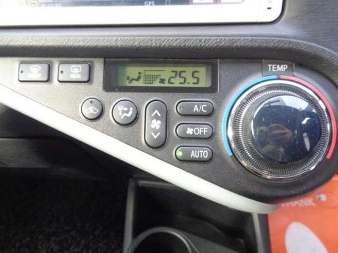 アクア1.5 S　純正ナビ　ワンセグ　キーフリー 2WD 1500