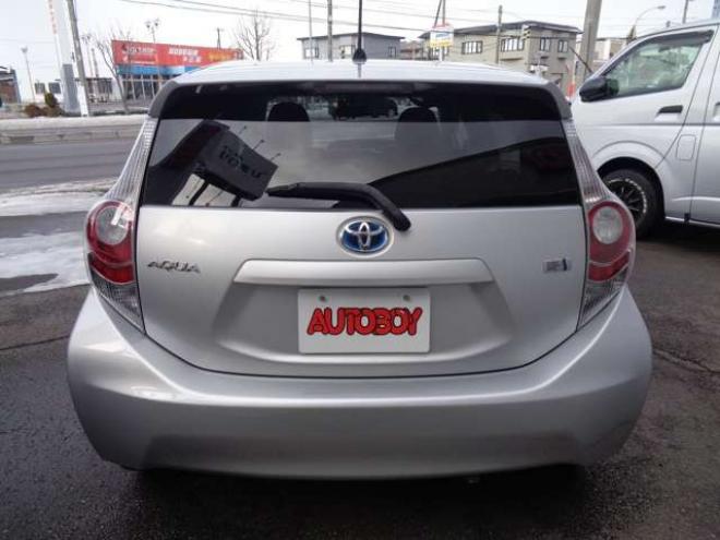 アクア1.5 S　純正ナビ　ワンセグ　キーフリー 2WD 1500