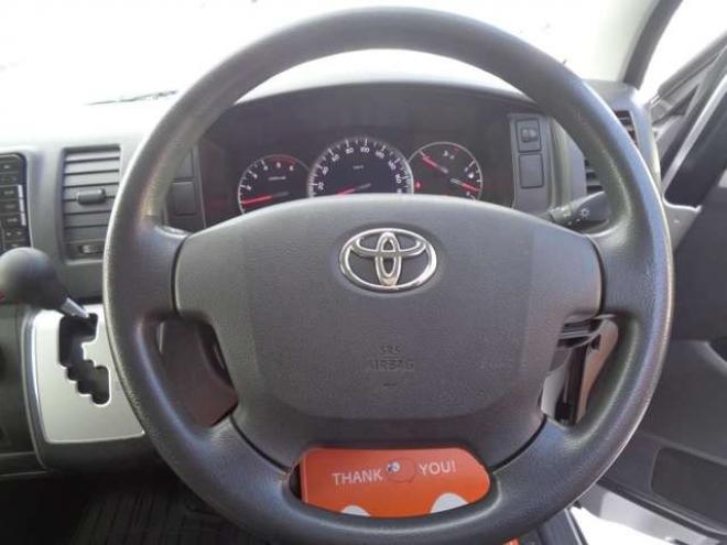 ハイエースバン2.8 DX ロング ディーゼルターボ 4WD　寒冷地仕様　415COBRA　丸目クラシックヘッドライトキット　SAFARIフロントリップスポイラー　16インチアルミ&トーヨーH30　リアヒーター　リアエアコン 2800