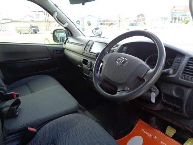 ハイエースバン2.8 DX ロング ディーゼルターボ 4WD　寒冷地仕様　415COBRA　丸目クラシックヘッドライトキット　SAFARIフロントリップスポイラー　16インチアルミ&トーヨーH30　リアヒーター　リアエアコン 2800