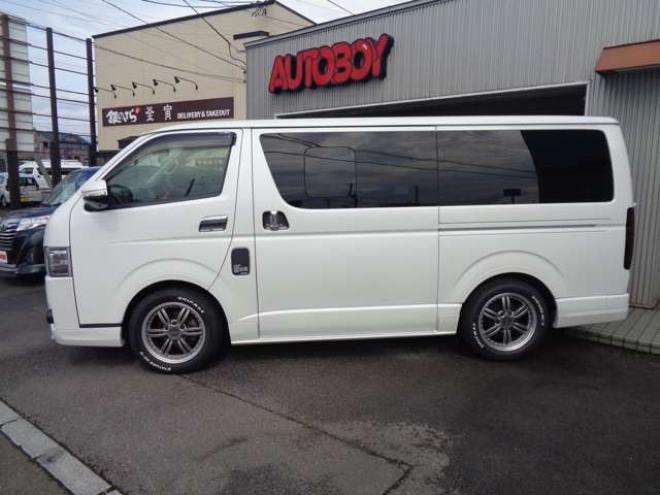 ハイエースバン3.0 スーパーGL ダークプライム ロングボディ ディーゼルターボ 4WD　ワンオーナー　令和6年タイミングベルト交換済　スマートキー　　社外ナビ　バックカメラ　フロント・サイドカメラ　バッドラッカー17インチアルミホイール　バッドフェイスボンネット 3000