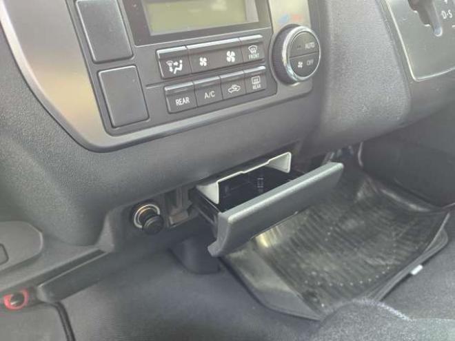 ハイエースバン2.7 スーパーGL ダークプライム ワイド ミドルルーフ ロングボディ 4WD　4WD　寒冷地仕様　両側パワスラ　スマキー　プッシュスタート　リアヒーター&クーラー　アルパインインナーミラー&フリップダウンモニター　社外メモリナビ　フルセグTV　ETC　ベッドキッド　Bカメラ 2700