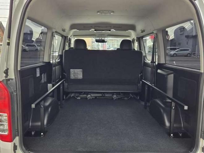 ハイエースバン2.7 スーパーGL ダークプライム ワイド ミドルルーフ ロングボディ 4WD　4WD　寒冷地仕様　両側パワスラ　スマキー　プッシュスタート　リアヒーター&クーラー　アルパインインナーミラー&フリップダウンモニター　社外メモリナビ　フルセグTV　ETC　ベッドキッド　Bカメラ 2700