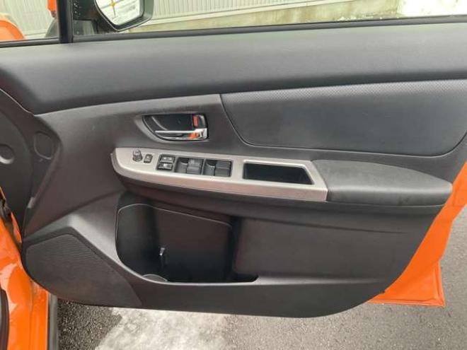 インプレッサXVハイブリッド 2.0i-L アイサイト 4WD　夏冬タイヤ付　　社外ナビTV　バックカメラ　クルコン　ETC　パワーシート　シートヒーター　ドラレコ　プッシュスタート　スターター機能付純正スマートキー　パドルシフト　Bluetooth　ワンオーナー 2000