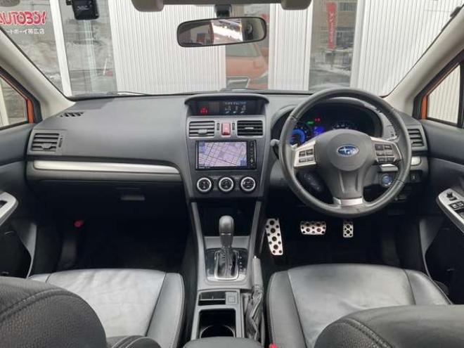 インプレッサXVハイブリッド 2.0i-L アイサイト 4WD　夏冬タイヤ付　　社外ナビTV　バックカメラ　クルコン　ETC　パワーシート　シートヒーター　ドラレコ　プッシュスタート　スターター機能付純正スマートキー　パドルシフト　Bluetooth　ワンオーナー 2000