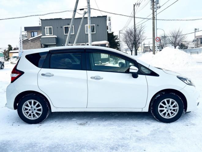 ノート1.2X FOURスマートセーフティED 4WD　ローンが不安な方＜優遇ローン＞本州仕入　寒冷地仕様　エマージェンシーブレーキ 4WD