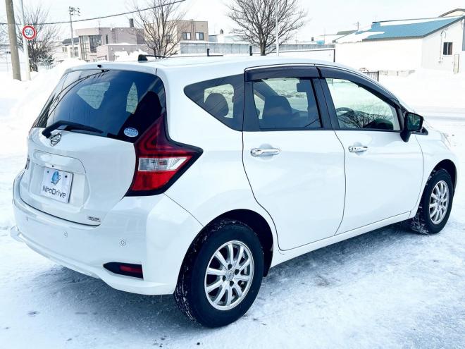 ノート1.2X FOURスマートセーフティED 4WD　ローンが不安な方＜優遇ローン＞本州仕入　寒冷地仕様　エマージェンシーブレーキ 4WD