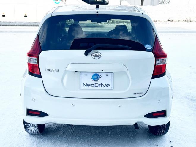 ノート1.2X FOURスマートセーフティED 4WD　ローンが不安な方＜優遇ローン＞本州仕入　寒冷地仕様　エマージェンシーブレーキ 4WD