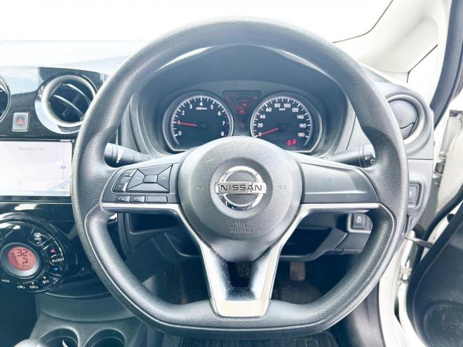 ノート1.2X FOURスマートセーフティED 4WD　ローンが不安な方＜優遇ローン＞本州仕入　寒冷地仕様　エマージェンシーブレーキ 4WD