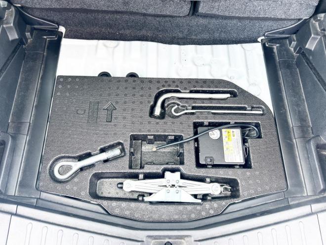 ノート1.2X FOURスマートセーフティED 4WD　ローンが不安な方＜優遇ローン＞本州仕入　寒冷地仕様　エマージェンシーブレーキ 4WD