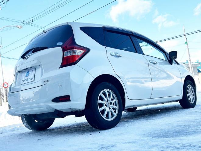 ノート1.2X FOURスマートセーフティED 4WD　ローンが不安な方＜優遇ローン＞本州仕入　寒冷地仕様　エマージェンシーブレーキ 4WD