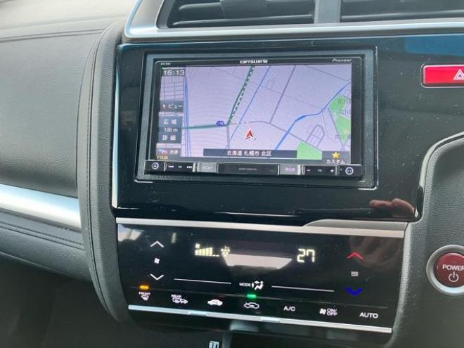 フィットハイブリッドFパッケージ 4WD 1500 5Dr