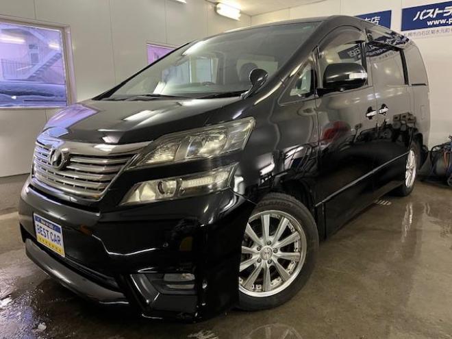 ヴェルファイア２．４Ｚ　プラチナセレクション　寒冷地仕様　禁煙車　パワーバックドア　両側パワースライドドア　ブラックレザーシートカバー　純正ＨＤＤナビ　地デジ　ＤＶＤ再生　Ｂｌｕｅｔｏｏｔｈ　リアフリップダウンモニター　ＨＩＤヘッドライト　ＥＴＣ 4WD 2400 5Dr