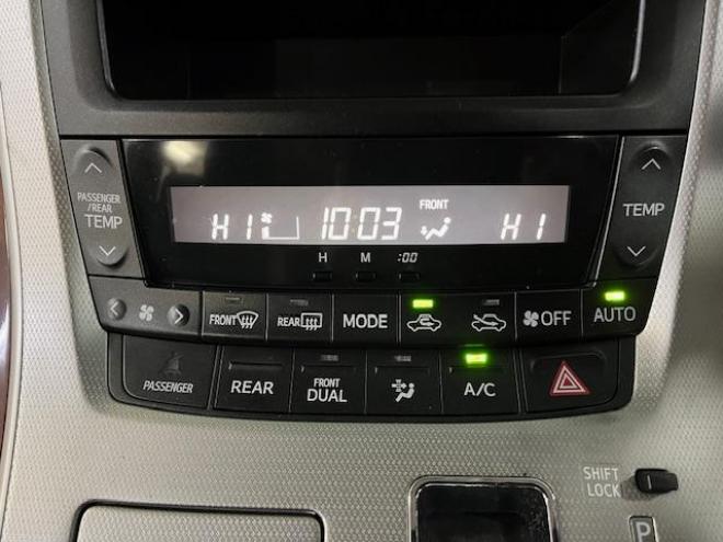 ヴェルファイア２．４Ｚ　プラチナセレクション　寒冷地仕様　禁煙車　パワーバックドア　両側パワースライドドア　ブラックレザーシートカバー　純正ＨＤＤナビ　地デジ　ＤＶＤ再生　Ｂｌｕｅｔｏｏｔｈ　リアフリップダウンモニター　ＨＩＤヘッドライト　ＥＴＣ 4WD 2400 5Dr