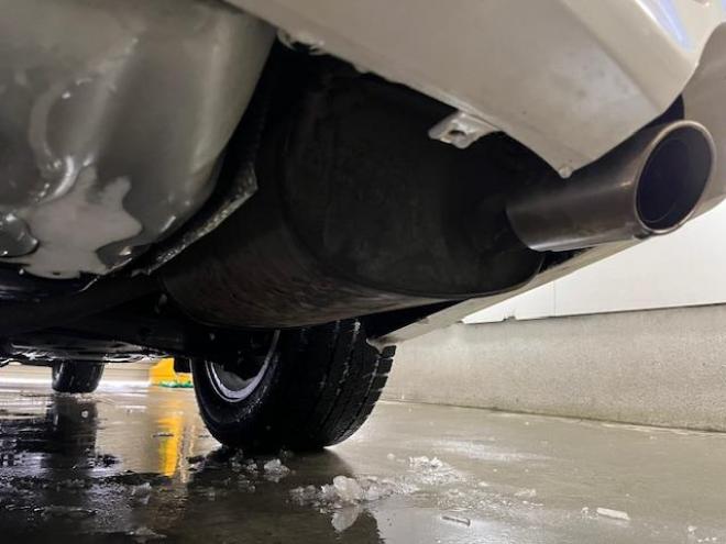 マークX２５０Ｇ　Ｆｏｕｒ　本州仕入　禁煙車　純正１６インチＡＷ　スタッドレスタイヤ付　イクリプスナビ　地デジ　バックカメラ　純正ＨＩＤヘッドライト　エコ＆スノー＆スポーツモード　横滑り防止装置　ＰＵＳＨスタート　スマートキー 4WD 2500 4Dr