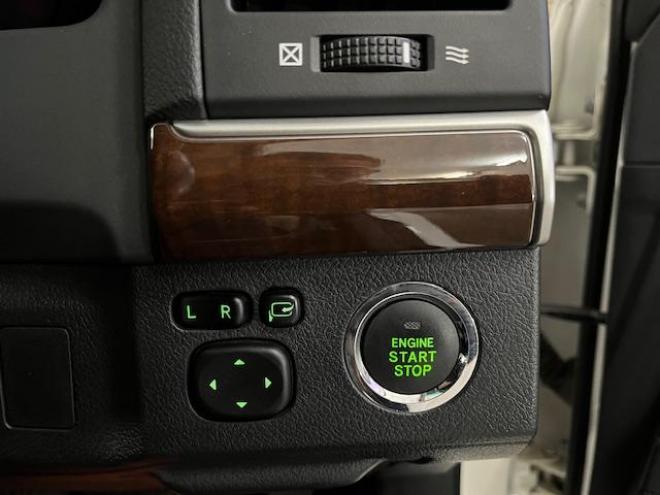 マークX２５０Ｇ　Ｆｏｕｒ　本州仕入　禁煙車　純正１６インチＡＷ　スタッドレスタイヤ付　イクリプスナビ　地デジ　バックカメラ　純正ＨＩＤヘッドライト　エコ＆スノー＆スポーツモード　横滑り防止装置　ＰＵＳＨスタート　スマートキー 4WD 2500 4Dr