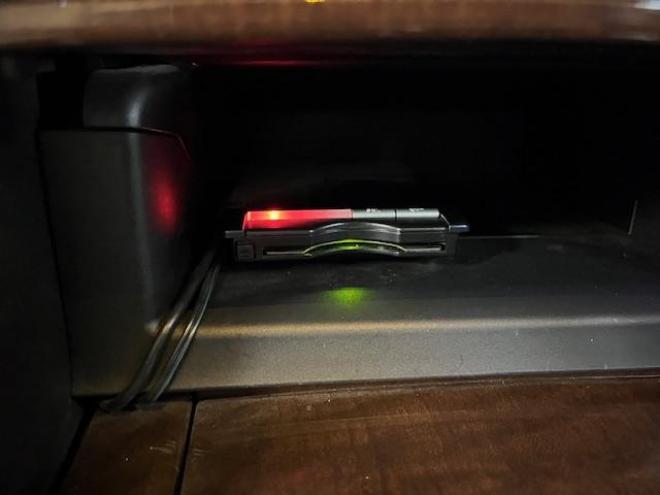 マークX２５０Ｇ　Ｆｏｕｒ　本州仕入　禁煙車　純正１６インチＡＷ　スタッドレスタイヤ付　イクリプスナビ　地デジ　バックカメラ　純正ＨＩＤヘッドライト　エコ＆スノー＆スポーツモード　横滑り防止装置　ＰＵＳＨスタート　スマートキー 4WD 2500 4Dr