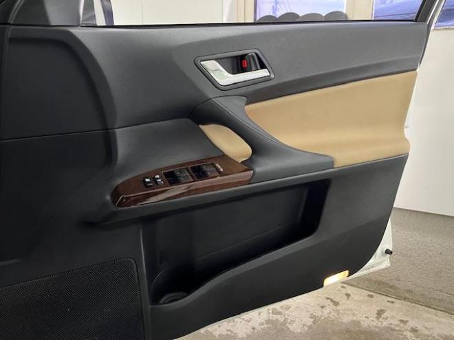 マークX２５０Ｇ　Ｆｏｕｒ　本州仕入　禁煙車　純正１６インチＡＷ　スタッドレスタイヤ付　イクリプスナビ　地デジ　バックカメラ　純正ＨＩＤヘッドライト　エコ＆スノー＆スポーツモード　横滑り防止装置　ＰＵＳＨスタート　スマートキー 4WD 2500 4Dr