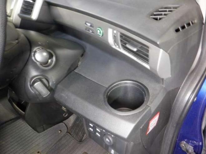 フリード1.5 G ジャストセレクション 4WD　Bluetoothオーディオ・ETC・両側パワスラ・ワイパーデアイサー・HID・スマートキー・ドアバイザー・ナビ・B/T・TV・バックカメラ 1500