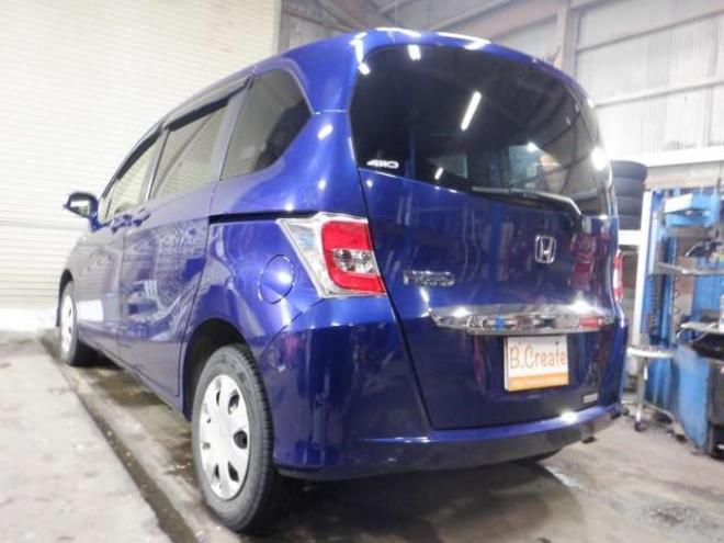 フリード1.5 G ジャストセレクション 4WD　Bluetoothオーディオ・ETC・両側パワスラ・ワイパーデアイサー・HID・スマートキー・ドアバイザー・ナビ・B/T・TV・バックカメラ 1500