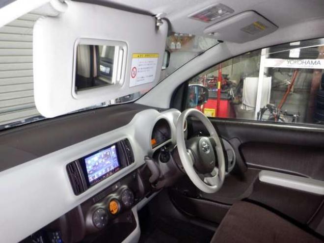 パッソ1.0 プラスハナ Gパッケージ 4WD　本州仕入　4WD　ナビ　フルセグTV　Bluetoothオーディオ　バックカメラ　ETC　フォグランプ　ライトレベライザー　ドアバイザー　スマートキー 1000