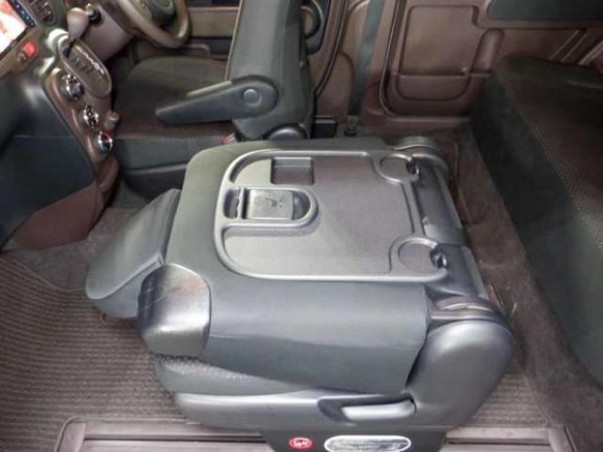 ポルテ1.5 F 4WD　ナビ・TV・B/T・Bカメラ・パワスラ・ETC・ワイパーデアイサー・ライトレベライザー・社外エンスタ・フォグランプ・社外15インチAW 1500