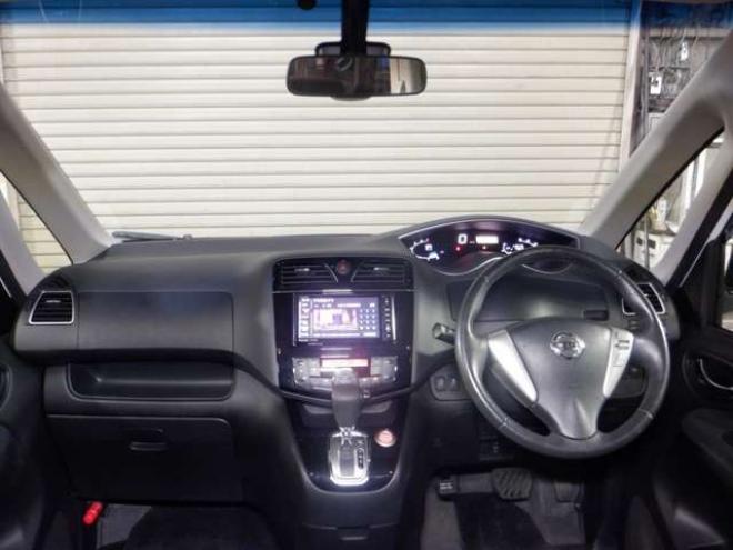 セレナ2.0 ハイウェイスター 4WD　本州仕入・ナビ・TV・Bカメラ・パワスラ・車検新規2年・リア修復済・後期型・エマブレ・リアモニター・ETC・クルコン・アイドリングストップ 2000