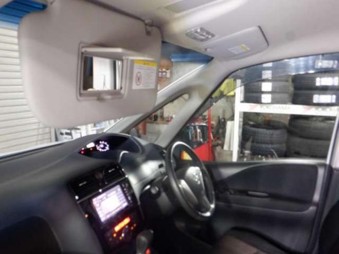 セレナ2.0 ハイウェイスター 4WD　本州仕入・ナビ・TV・Bカメラ・パワスラ・車検新規2年・リア修復済・後期型・エマブレ・リアモニター・ETC・クルコン・アイドリングストップ 2000