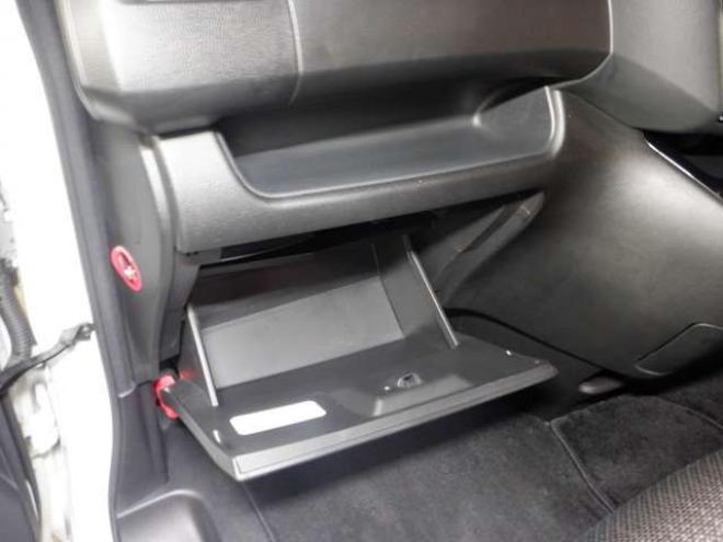 セレナ2.0 ハイウェイスター 4WD　本州仕入・ナビ・TV・Bカメラ・パワスラ・車検新規2年・リア修復済・後期型・エマブレ・リアモニター・ETC・クルコン・アイドリングストップ 2000