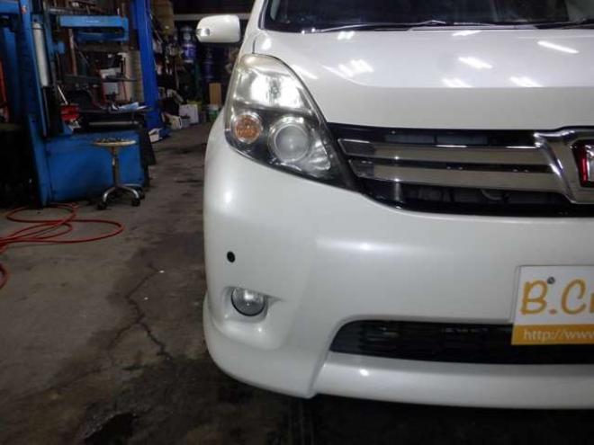 アイシス1.8 プラタナ 4WD　ナビ・TV・B/T・Bカメラ・パワスラ・寒冷地仕様・クリアランスソナー・ETC・リアヒーター・スマートキー・プッシュスタート・社外エンスタ・フォグランプ・オートエアコン 1800