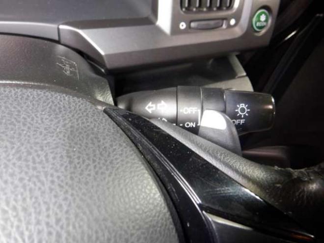 ステップワゴン2.0 スパーダ Z 4WD　ナビ・TV・Bカメラ・B/T・両側電動・スマートキー・ETC・HID・フルフラットシート・VSA・ミラーヒーター・ワイパーデアイサー・リアヒーター・オートライト 2000