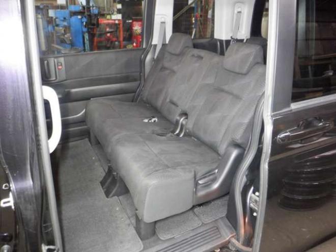 ステップワゴン2.0 スパーダ Z 4WD　ナビ・TV・Bカメラ・B/T・両側電動・スマートキー・ETC・HID・フルフラットシート・VSA・ミラーヒーター・ワイパーデアイサー・リアヒーター・オートライト 2000