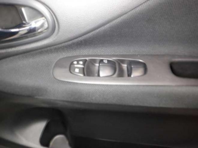 セレナ2.0 ハイウェイスター 4WD　ナビ・TV・Bカメラ・B/T・両側電動・インテリキー・プッシュスタート・アイドリングストップ・クルコン・HID・ETC・フォグランプ・純正AW・寒冷地仕様・純正エンスタ・リア席サンシェード 2000