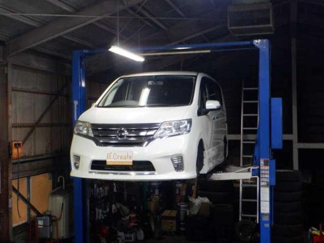 セレナ2.0 ハイウェイスター 4WD　ナビ・TV・Bカメラ・B/T・両側電動・インテリキー・プッシュスタート・アイドリングストップ・クルコン・HID・ETC・フォグランプ・純正AW・寒冷地仕様・純正エンスタ・リア席サンシェード 2000