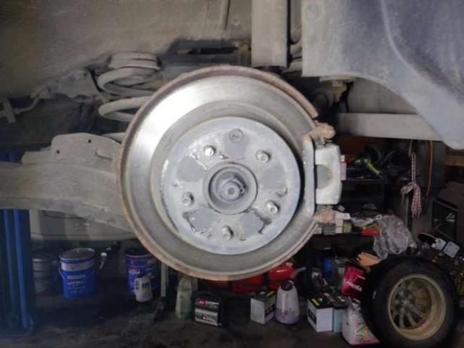 セレナ2.0 ハイウェイスター 4WD　ナビ・TV・Bカメラ・B/T・両側電動・インテリキー・プッシュスタート・アイドリングストップ・クルコン・HID・ETC・フォグランプ・純正AW・寒冷地仕様・純正エンスタ・リア席サンシェード 2000