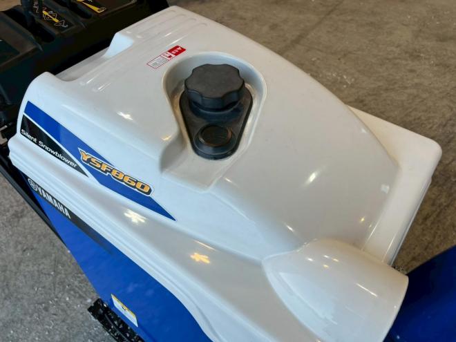 除雪機お手頃現状販売！ヤマハ　YSF860！静音モデル！ブレード付き！