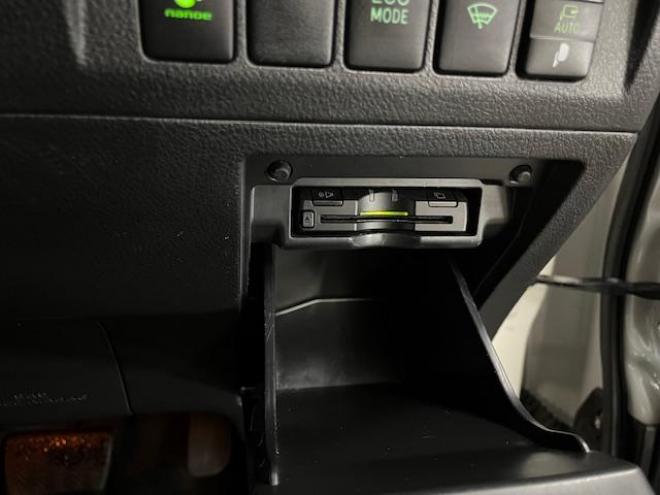 ヴェルファイア２．４Ｚ　ゴールデンアイズ　後期型　ワンオーナー　寒冷地仕様　禁煙車　両側パワースライドドア　パワーバックドア　純正ＨＤＤナビ　地デジ　ＤＶＤ再生　Ｂｌｕｅｔｏｏｔｈ　純正リアフリップダウンモニター　エンジンスターター　ＥＴＣ 4WD 2400 5Dr