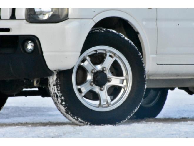 ジムニーXC　４ＷＤ　ターボ　本州仕入　夏／冬タイヤ　社外ナビ／フルセグＴＶ