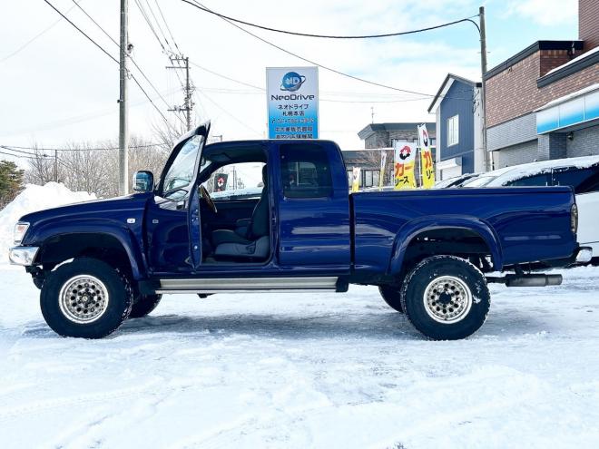 ハイラックススポーツPU EXTキャブ2.4DTワイドボディ4WD　ローンが不安な方＜優遇ローン＞　ユーザー買取車　ディーゼル車　リフトアップ　LEDライト　LEDテール 4WD 2400 5Dr