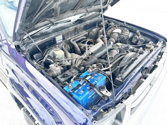 ハイラックススポーツPU EXTキャブ2.4DTワイドボディ4WD　ローンが不安な方＜優遇ローン＞　ユーザー買取車　ディーゼル車　リフトアップ　LEDライト　LEDテール 4WD 2400 5Dr