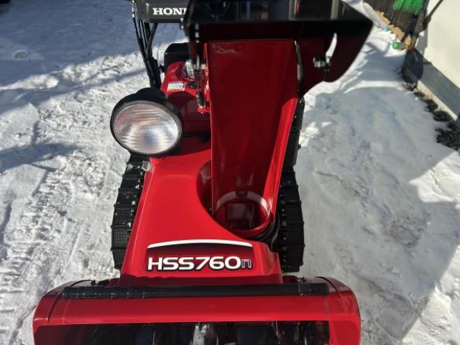 除雪機ホンダHSS760n新品同様で非常に綺麗です　今シーズン購入機
