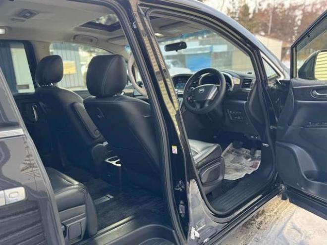 エルグランド3.5 ライダー 4WD　本革シート　サンルーフ　両側Pスライド　パワーバックドア 3500