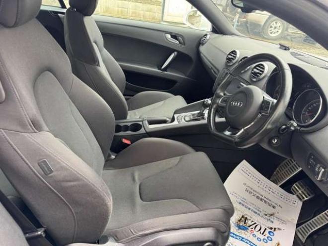 アウディTT クーペ 2.0 TFSI クワトロ 4WD　ナビ　TV　Bカメラ　Bluetooth　夏冬タイヤ 正規輸入車 2000