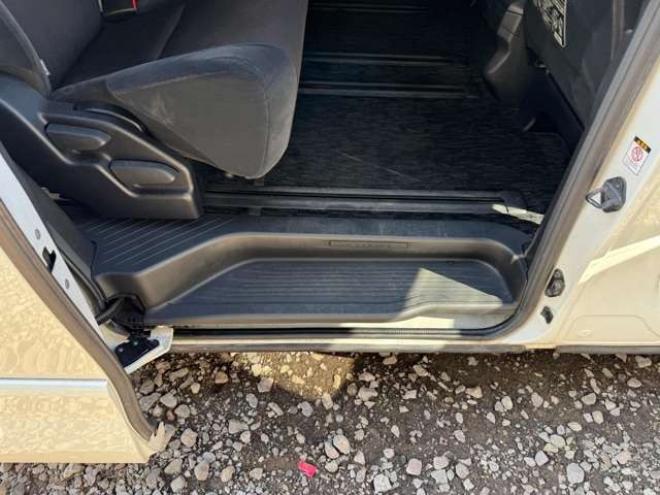 ヴェルファイア2.4 Z 4WD　両側Pスライド　フリップダウン 2400