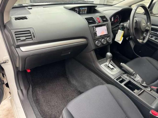 インプレッサスポーツ 2.0 i アイサイト 4WD　ナビ　TV　Bカメラ　Egスターター　夏冬タイヤ 2000