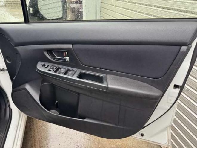 インプレッサスポーツ 2.0 i アイサイト 4WD　ナビ　TV　Bカメラ　Egスターター　夏冬タイヤ 2000