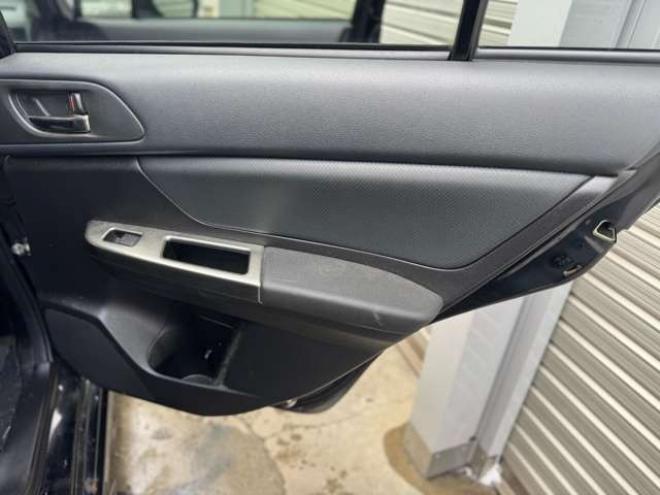 インプレッサスポーツ 2.0 i-S アイサイト 4WD　本革シート　HID　Bluetooth 2000