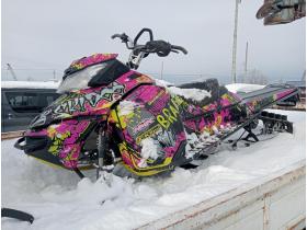 スノーバイク　スキードゥスノーモービル ski-doo  ポラリス。CAT。ヤマハ取り扱い委託あり