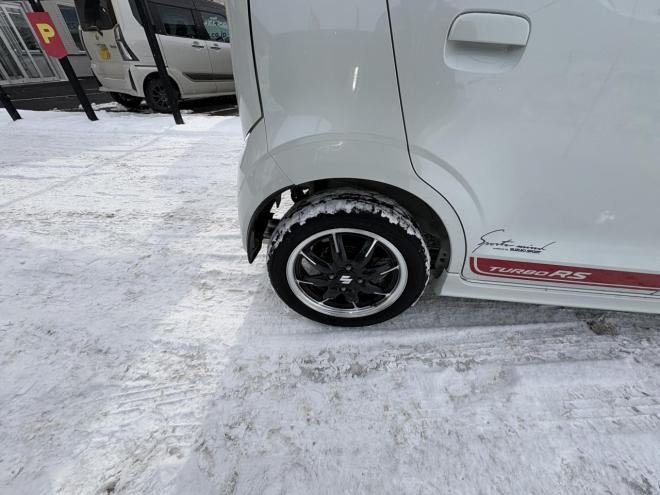 アルトALTO TURBO RS 4WD本州仕入　寒冷地仕様　ブレーキアシスト　TURBO 5AG 純正ワンセグナビ　シートヒーター　HIDヘッド　PUSHスタート　スマートキースペアー有　１５インチアルミ　エンジンオイル交換　スタットレス付　スポーツマフラー付　ETC 4WD 660 ５Dr