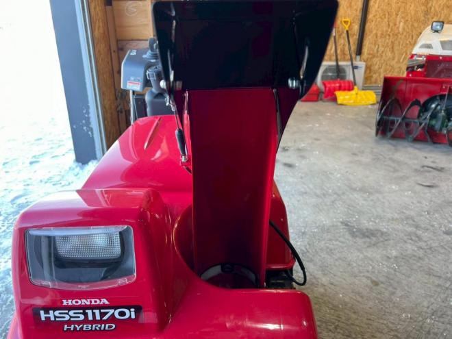 除雪機ホンダ　HSS1170i！ハイブリッド！